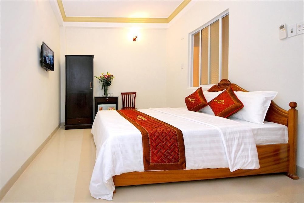 ROOM, DOUBLE BED