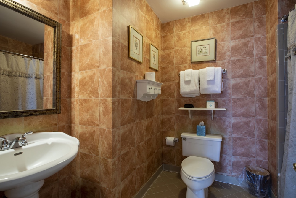 Foley House Inn 25/75