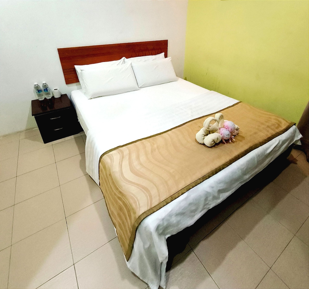 OYO 90906 Rumah Rehat Awana 26/45