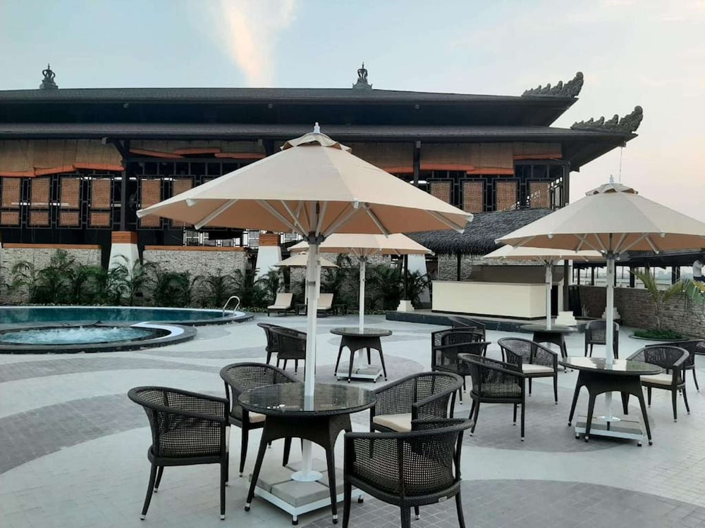 Shyama Sarovar Portico 49/64