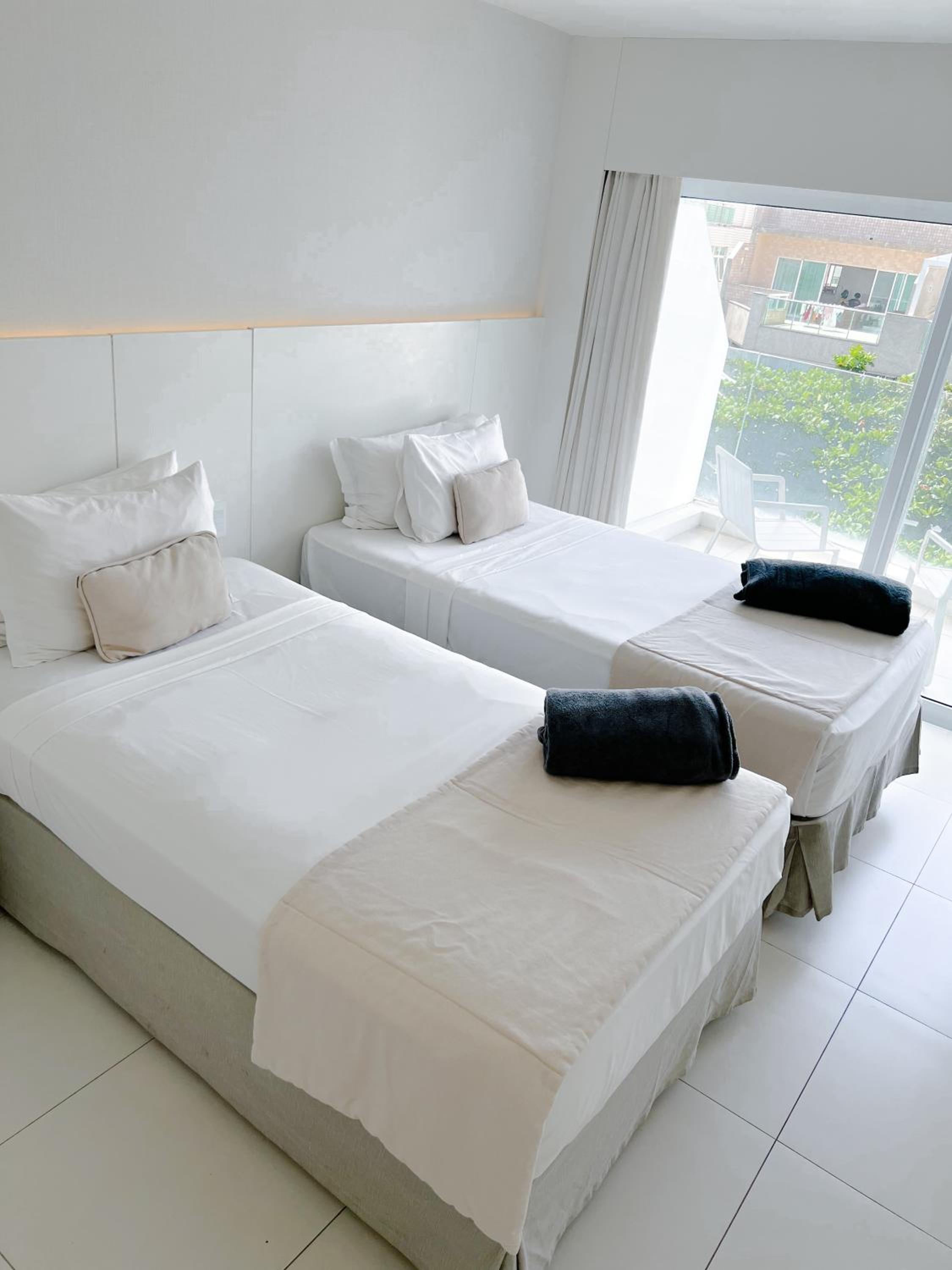 Premier, Superior, Twin Beds
