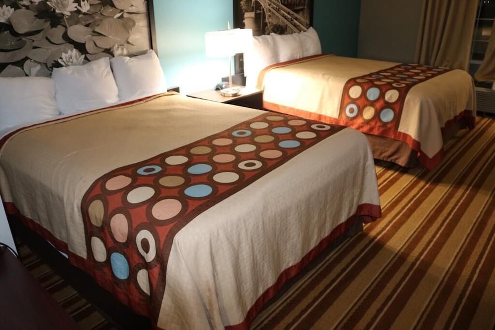 Super 8 by Wyndham Rainsville 6/23