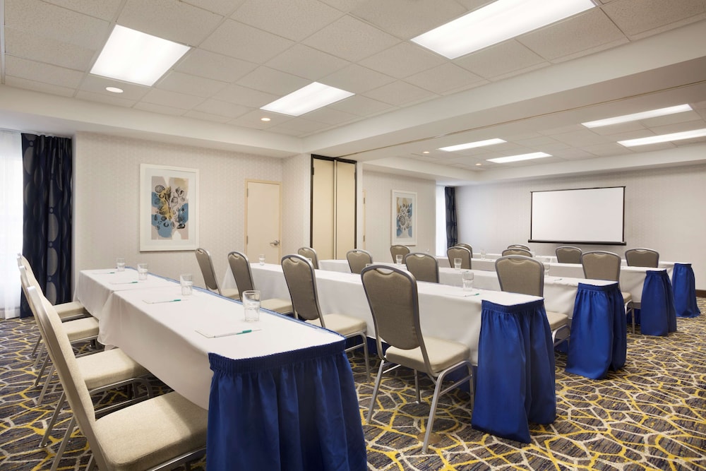 Homewood Suites by Hilton Orlando-International Drive/Convention Center 51/62