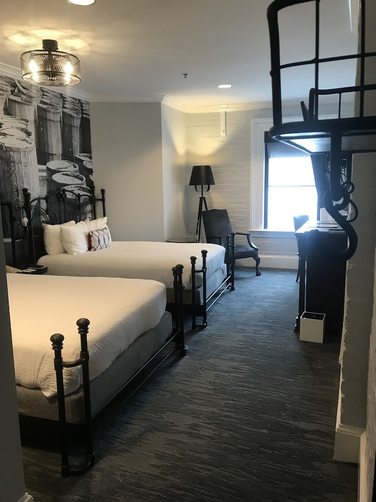 River Street Inn 31/52