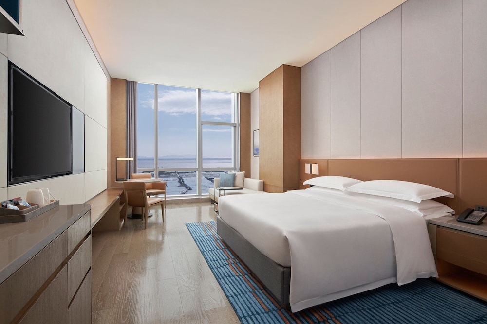 Executive, King Bed, City View