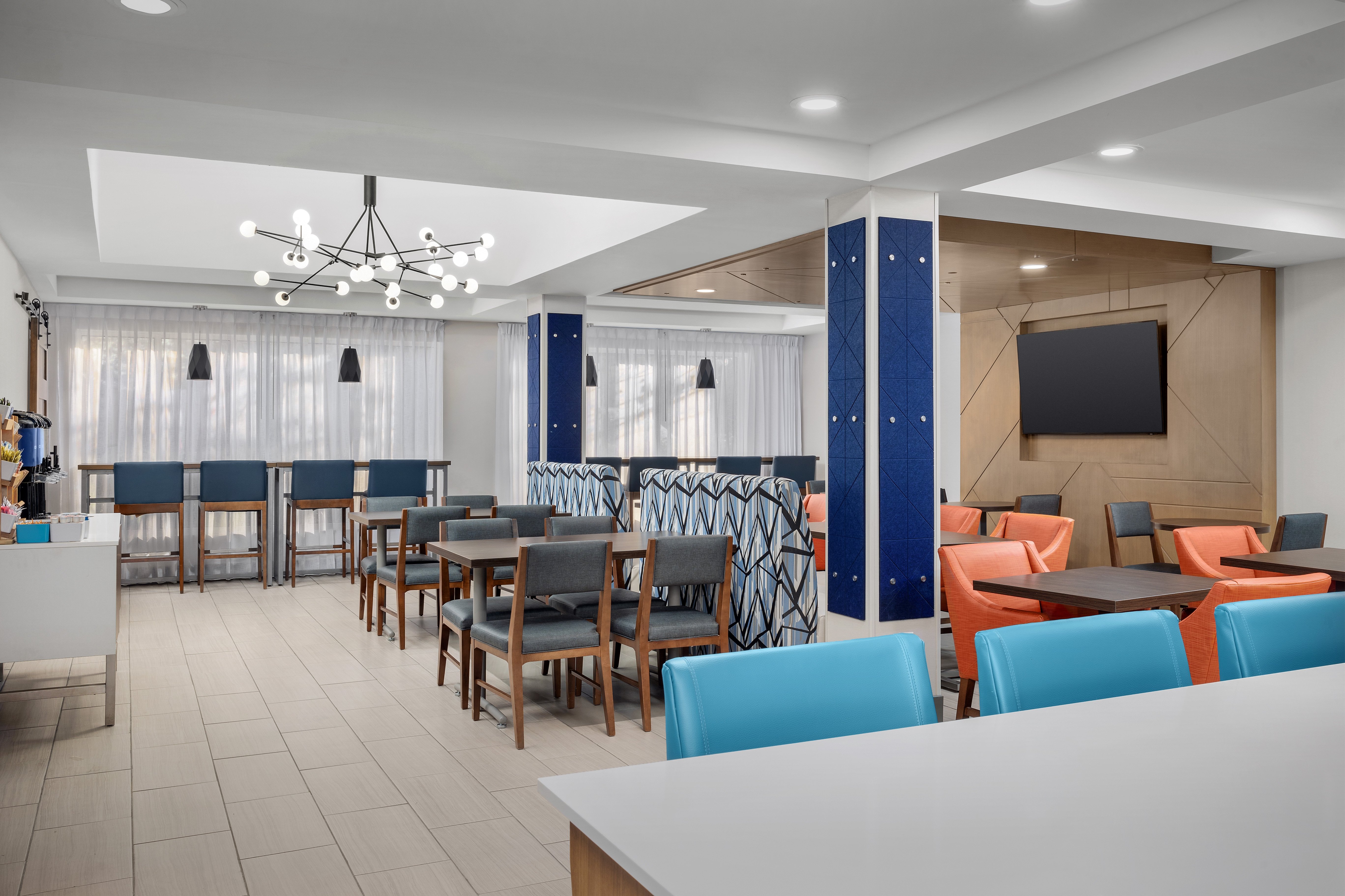 Holiday Inn Express Hotel And Suites Greensboro Airport Area 22/26