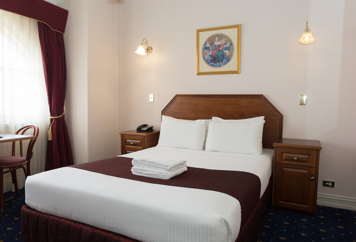 Deluxe, King Bed