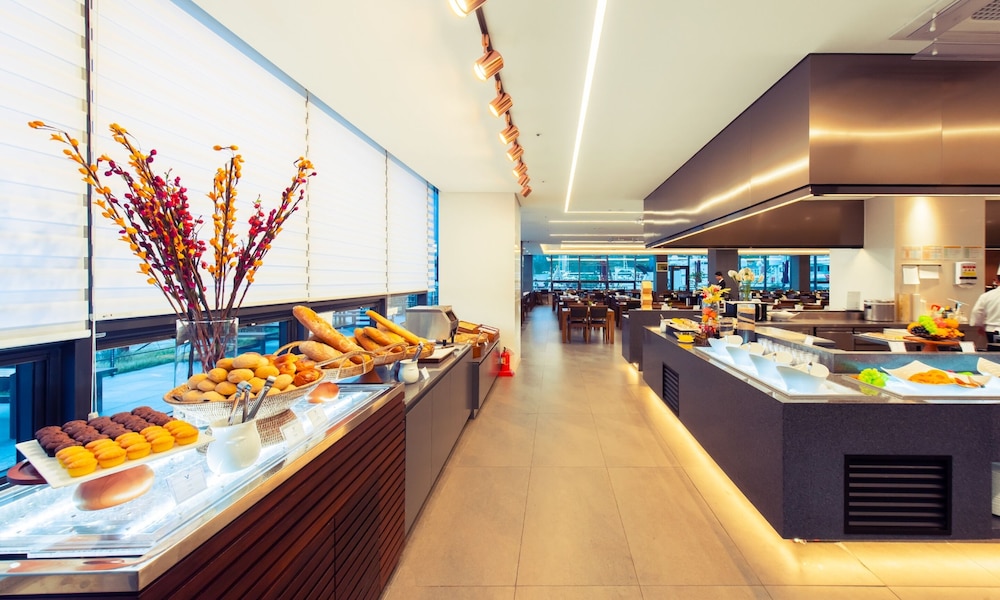 Yeosu Venezia Hotel & Suites 33/50