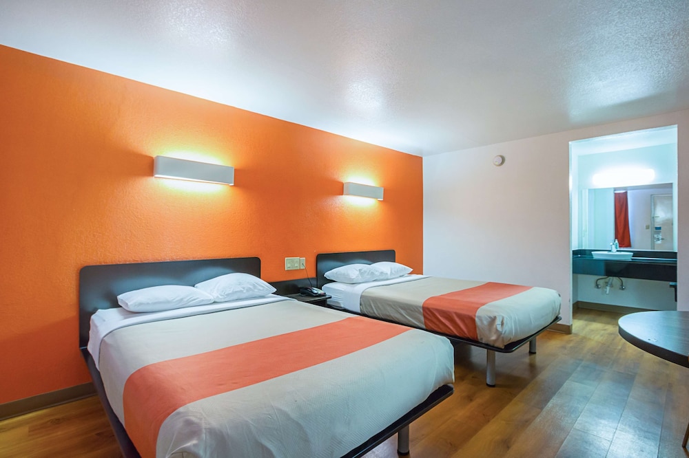Motel6 Round Rock, TX 24/57