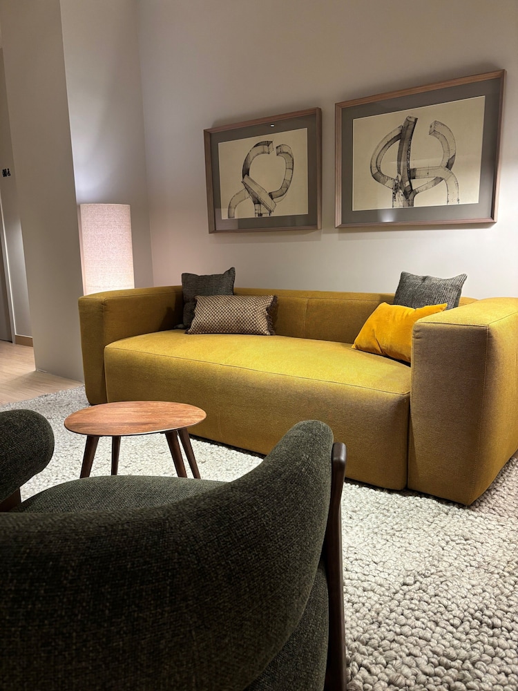 Colectia Hotel Urumea 44/76