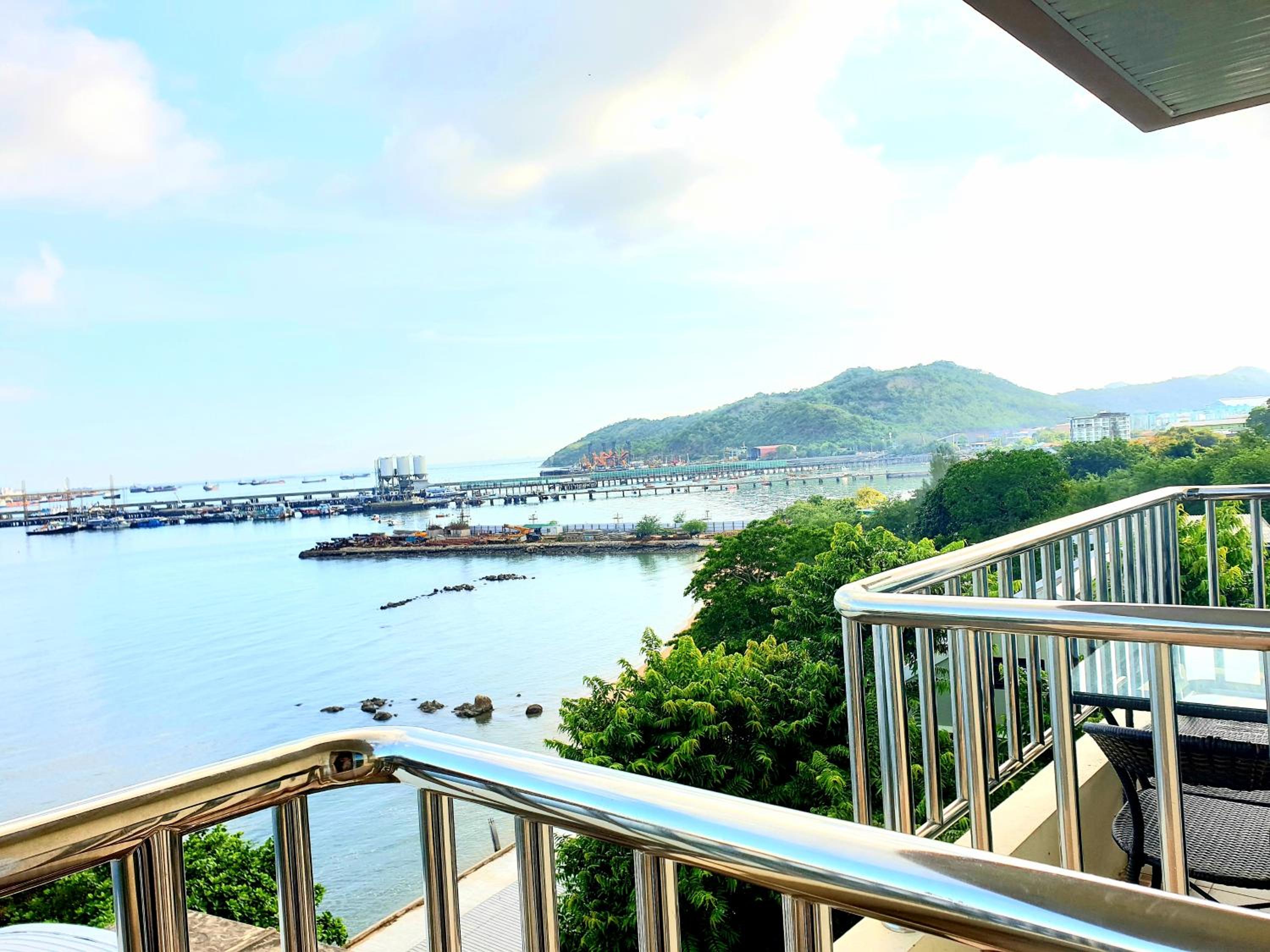 Chateau Vista Serviced Apartment 84/88