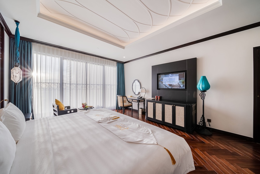 Deluxe Ocean Room