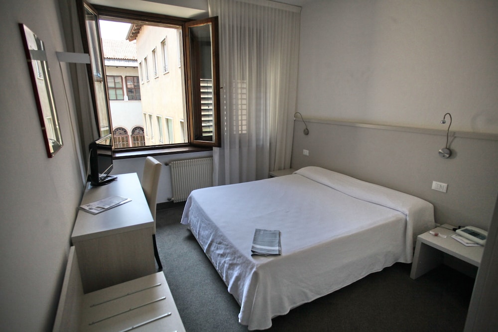 CLASSIC, SINGLE, LARGE SINGLE BED