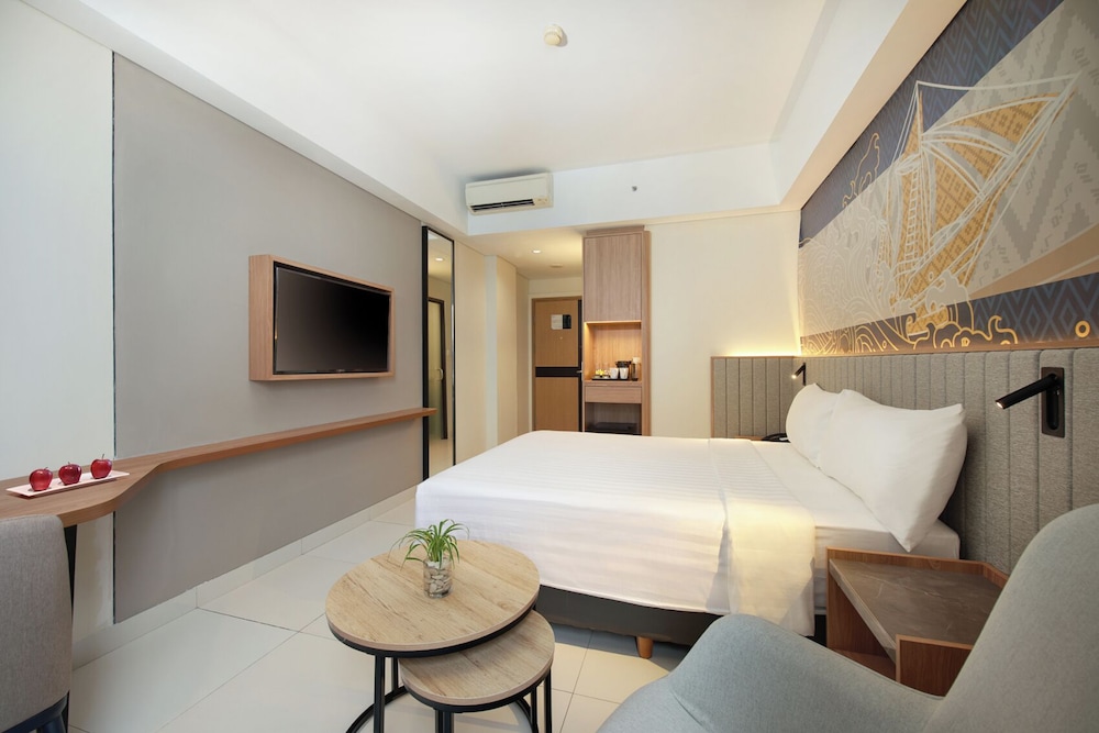Aston Inn Pantai Losari Makassar 37/55