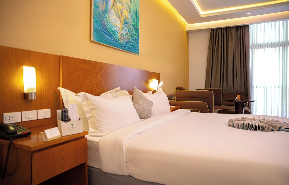 جناح تنفيذي بسرير كينج، AZZEMAN HOTEL 4/10