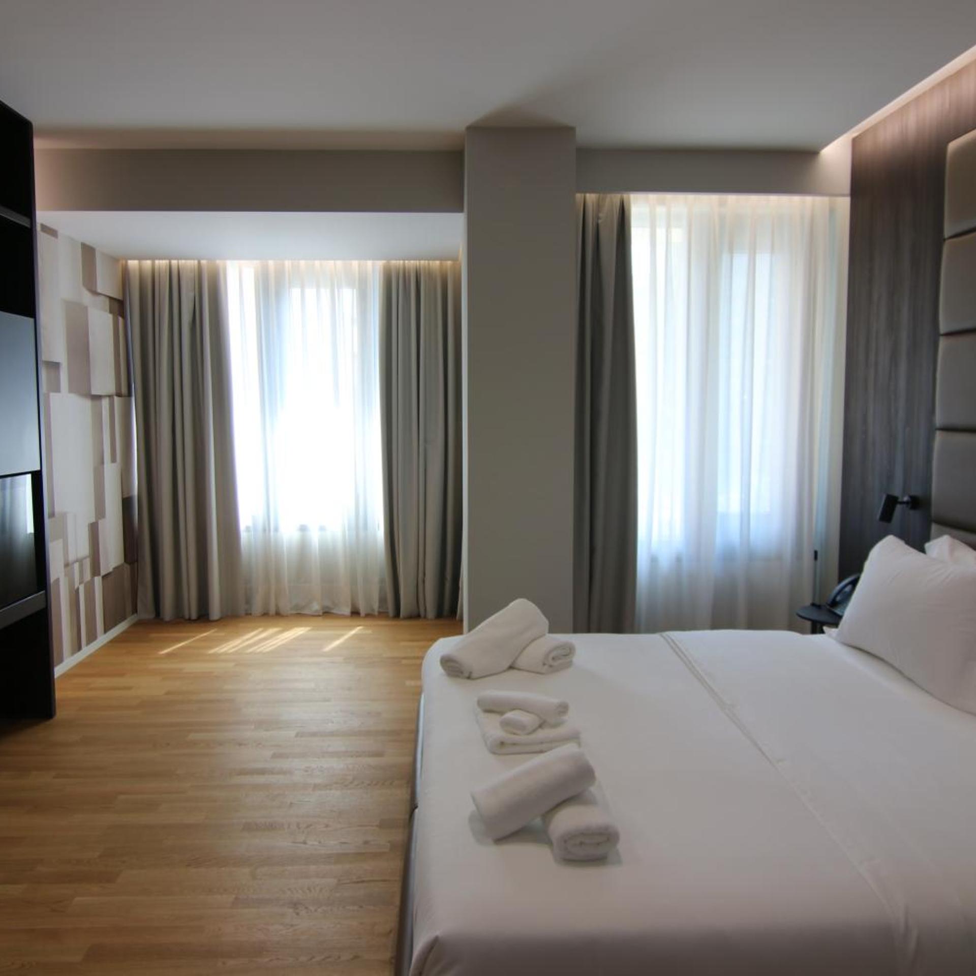 Adelar Hotel Tirana 16/60