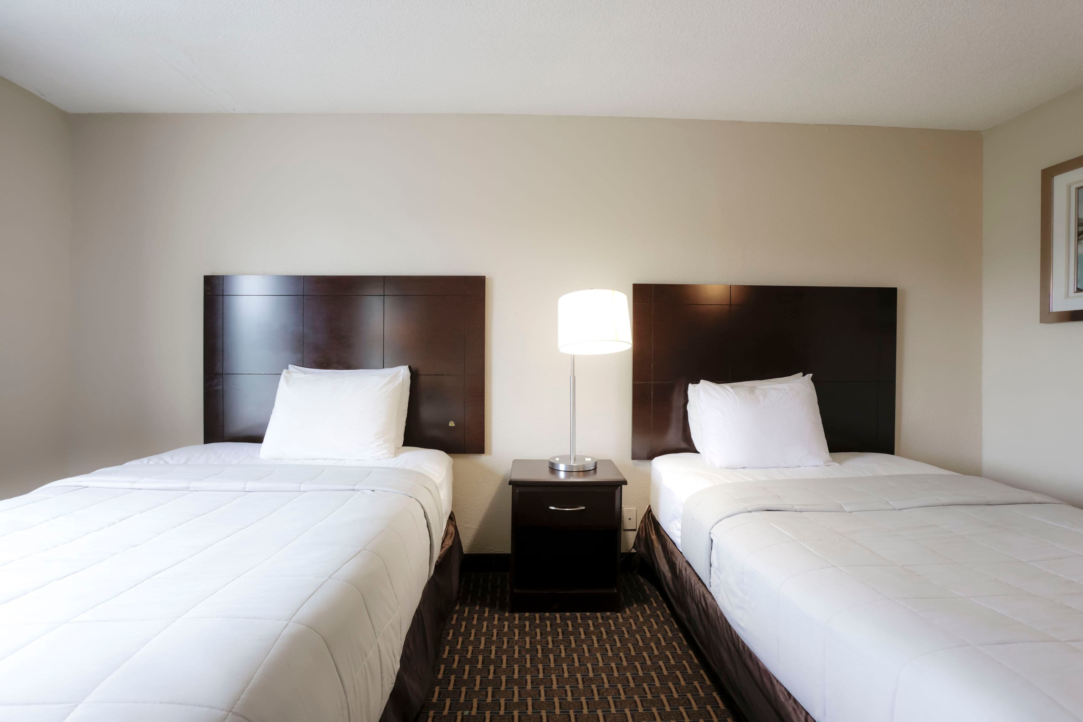 Copley Inn & Suites By OYO Akron OH 30/74