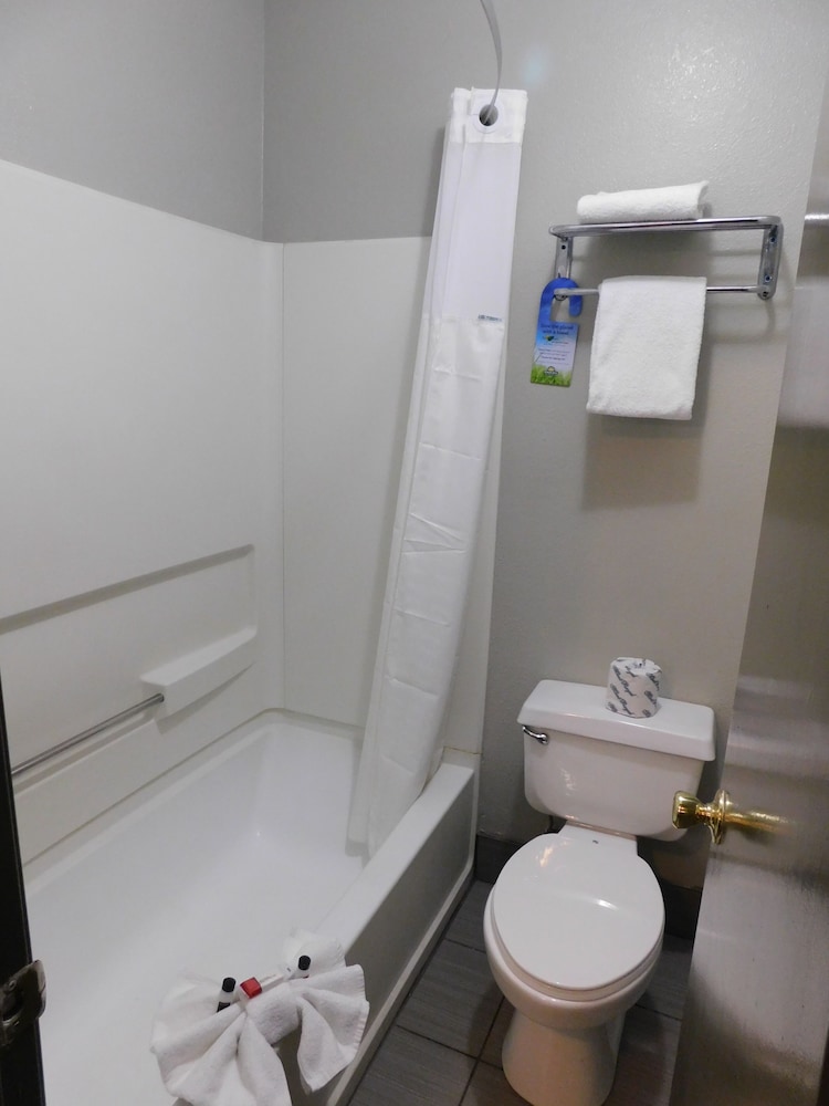 Days Inn & Suites By Wyndham Downtown Gatlinburg Parkway 55/68