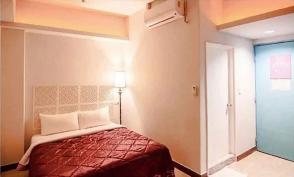 Moon Lake Hotel 24/50