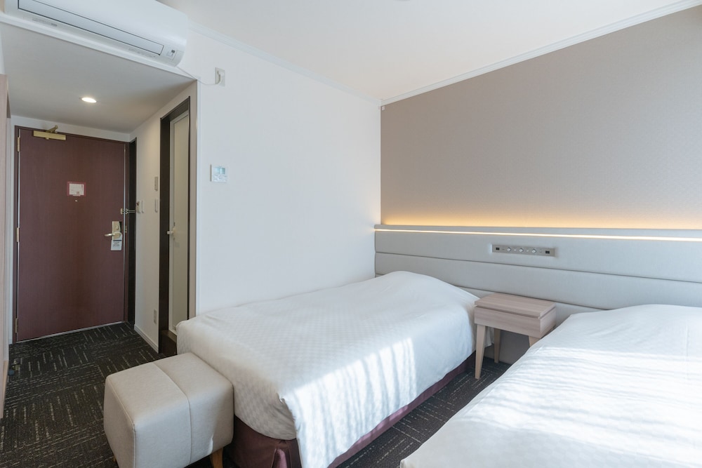 ECONOMY, TWIN BEDS