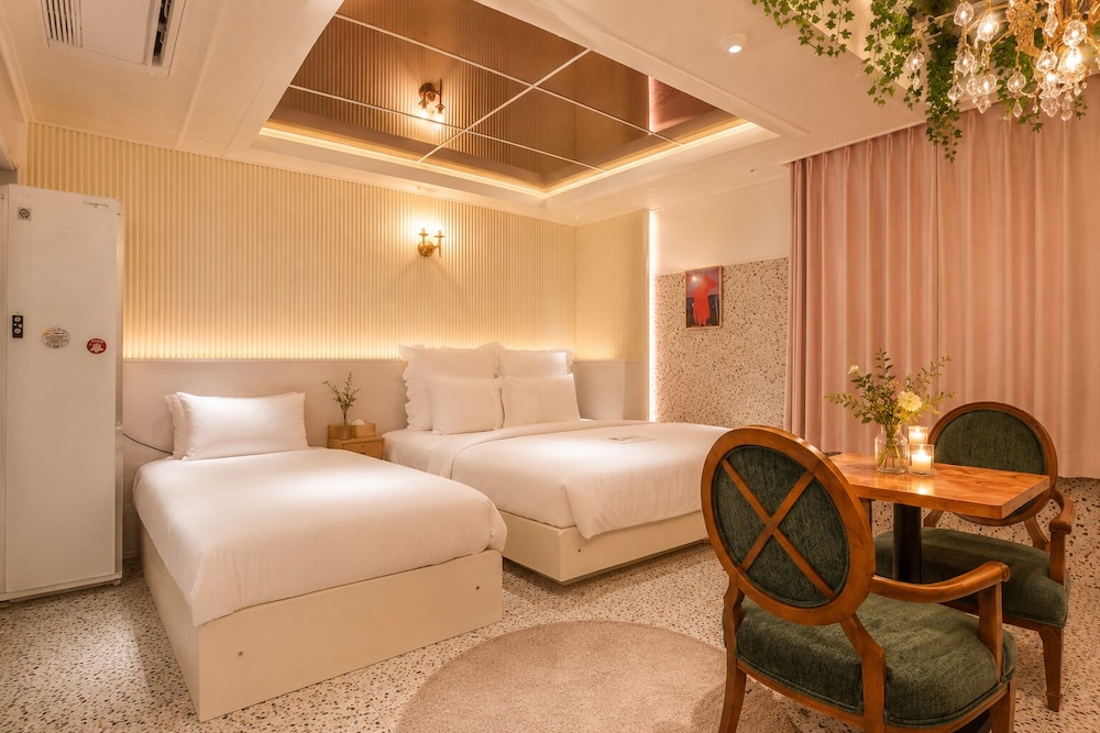 Hotel February Dongdaegu 14/49