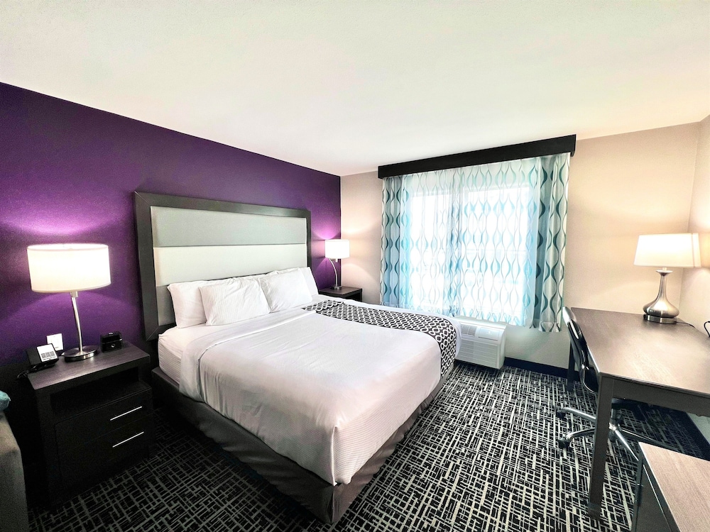 La Quinta Inn & Suites by Wyndham Pharr North McAllen 15/58