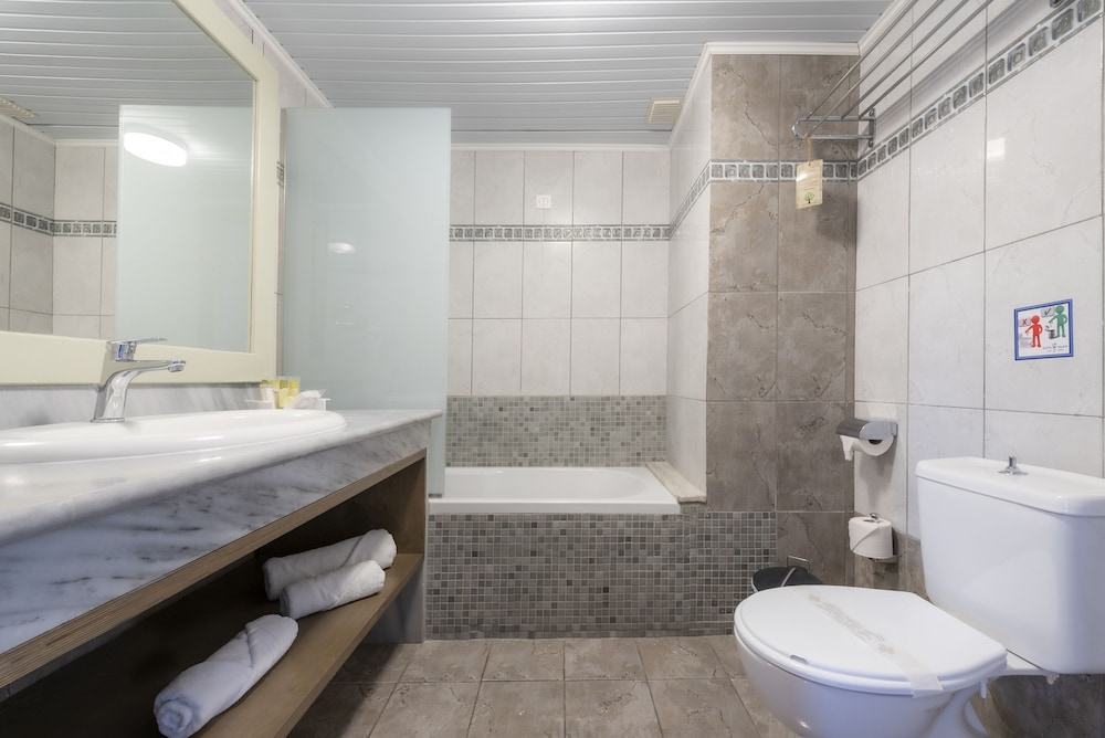 Kosta Palace City Hotel 156/157