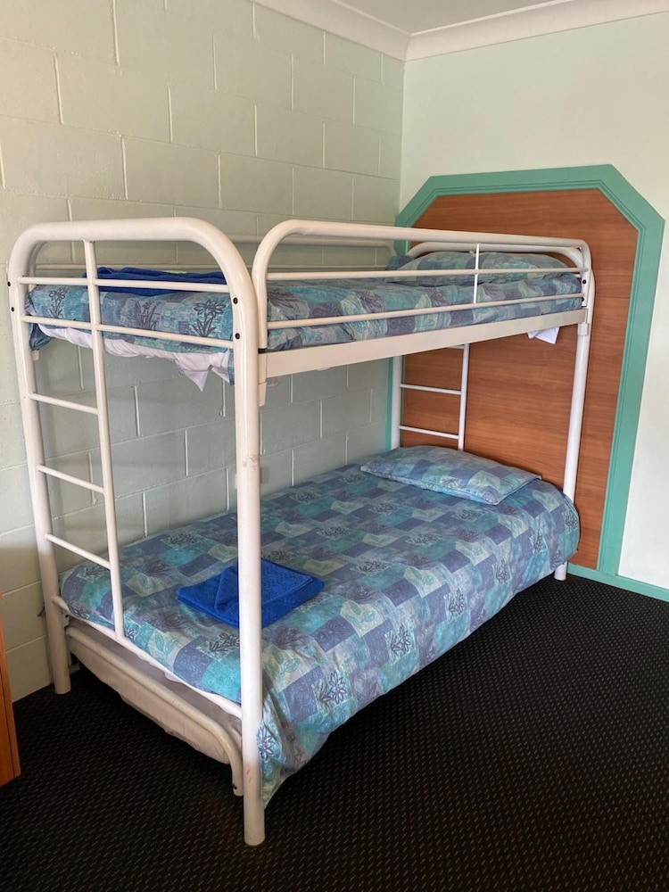 BELLVIEW MOTEL 31/55