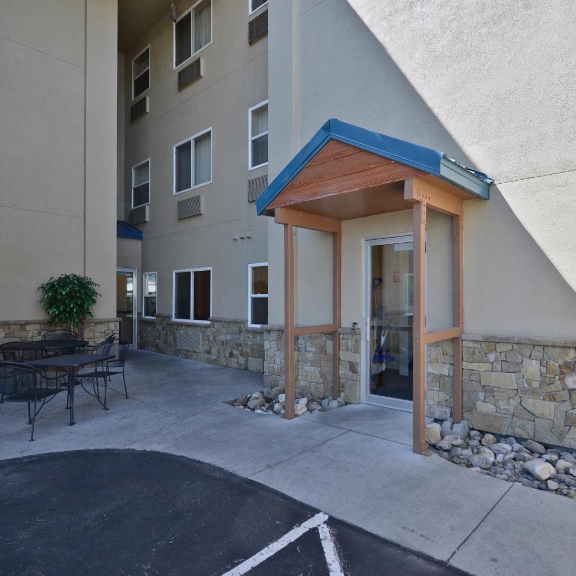 Yellowstone West Gate Hotel 45/51