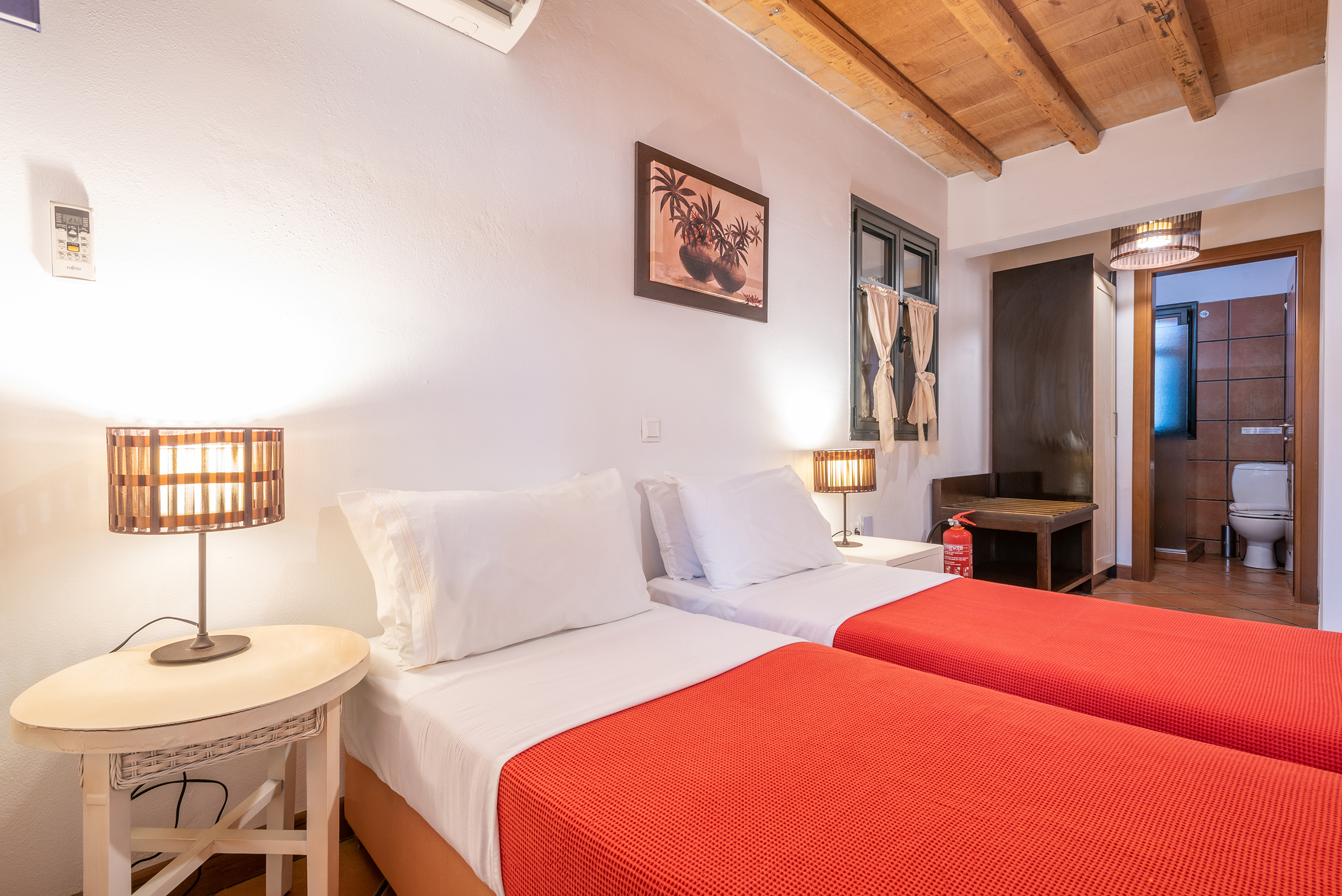 2 Bedrooms, Flat, Residence