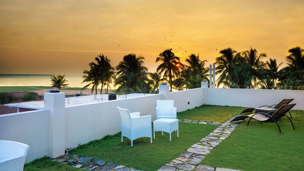 Blue Water Boutique Hotel 44/49
