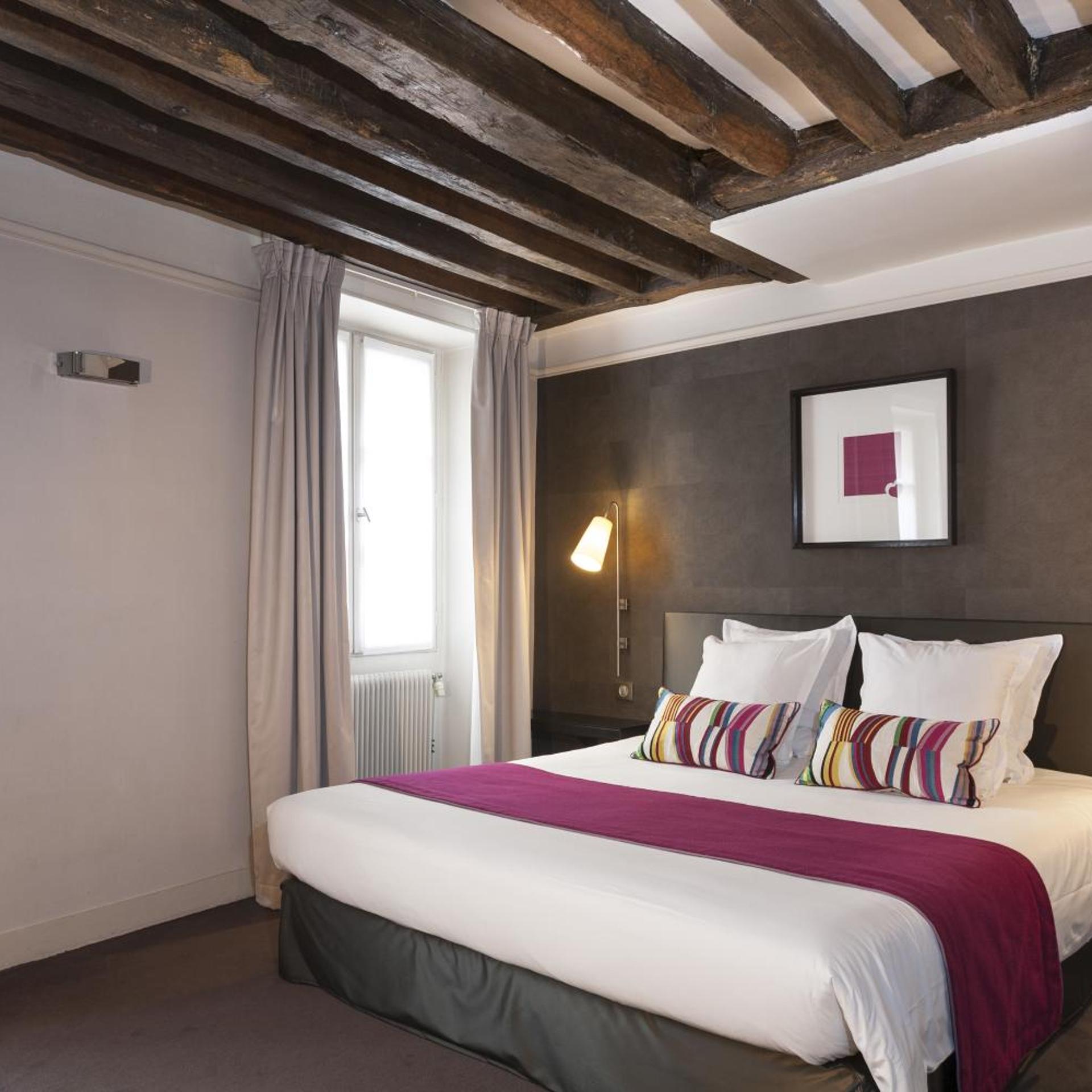 Deluxe, King Bed