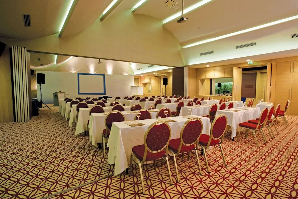 Cornelia Diamond Golf Resort and Spa 78/91