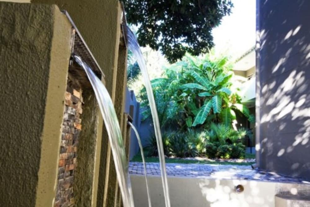 Hillside Executive Accommodation 55/59