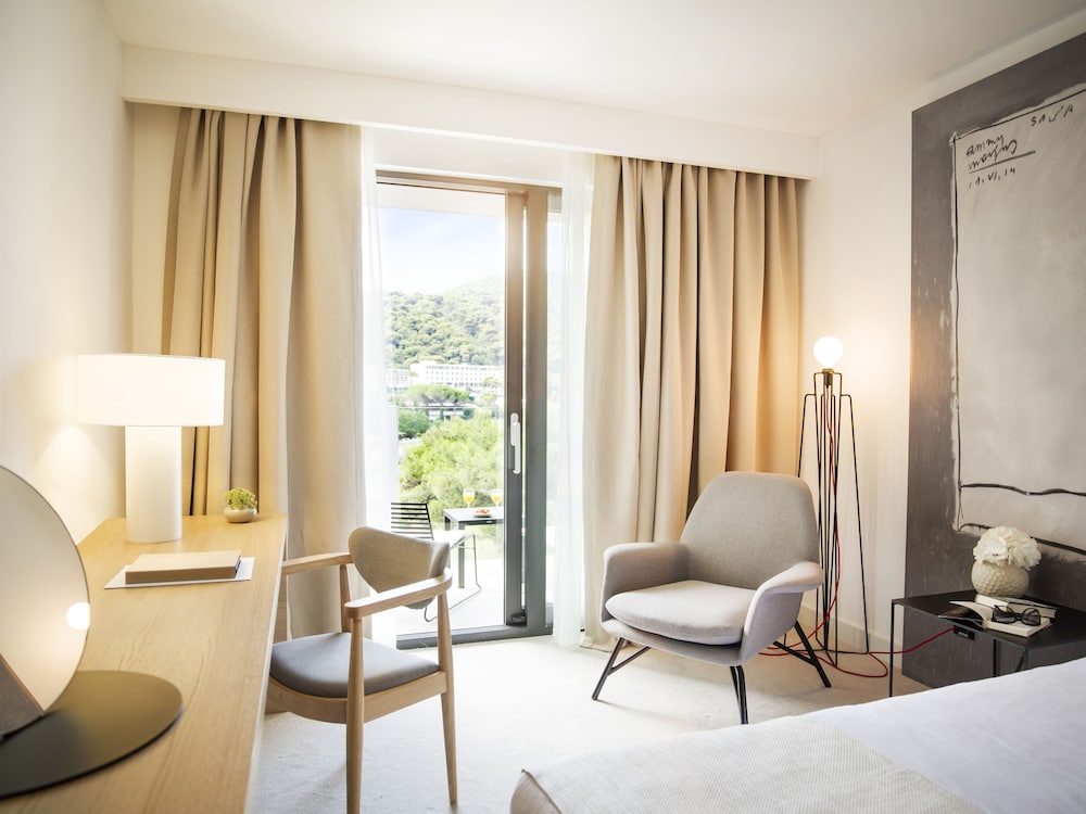 Kompas Hotel 42/63