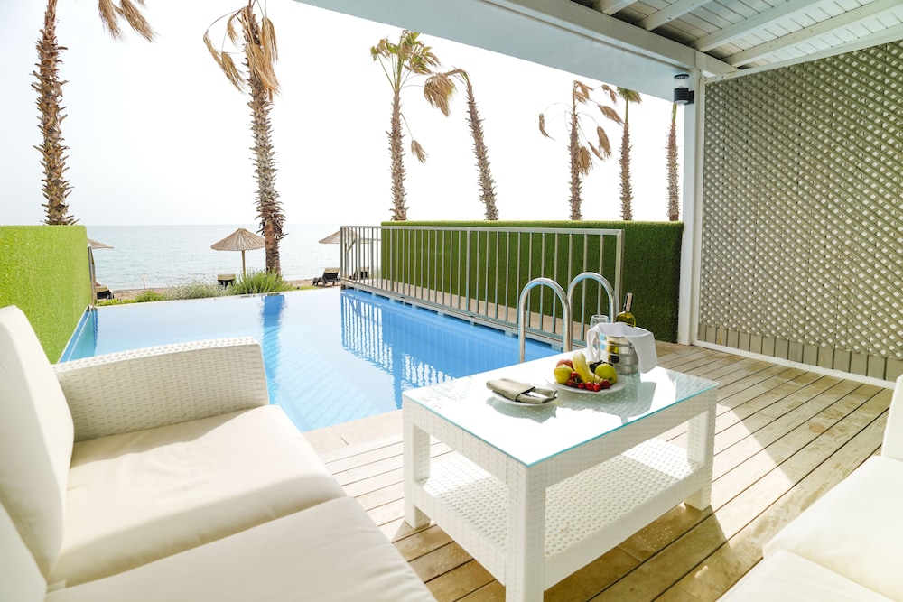 Flora Garden Beach 24/50