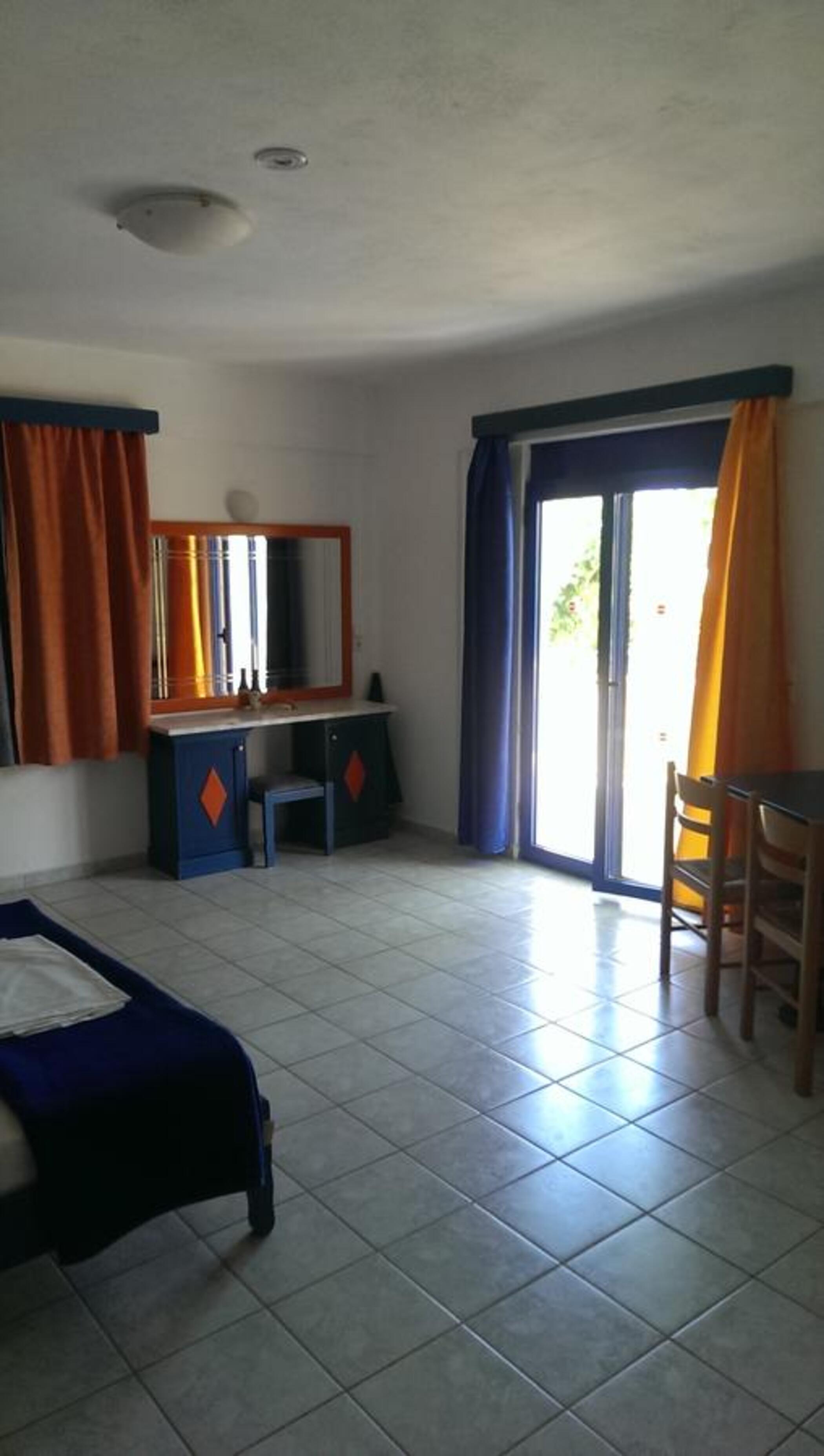 Leonidas Apartments 21/47