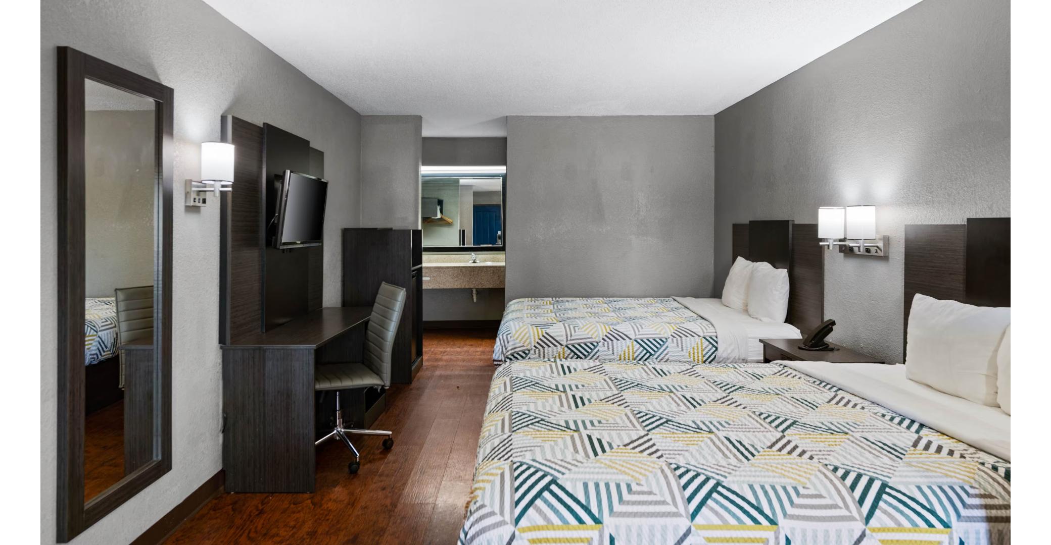 2 Queen Beds Non-Smoking, Micfridge