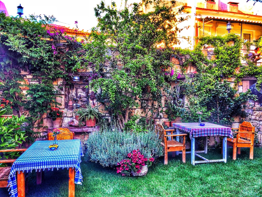 Parmis Boutique House 4/50