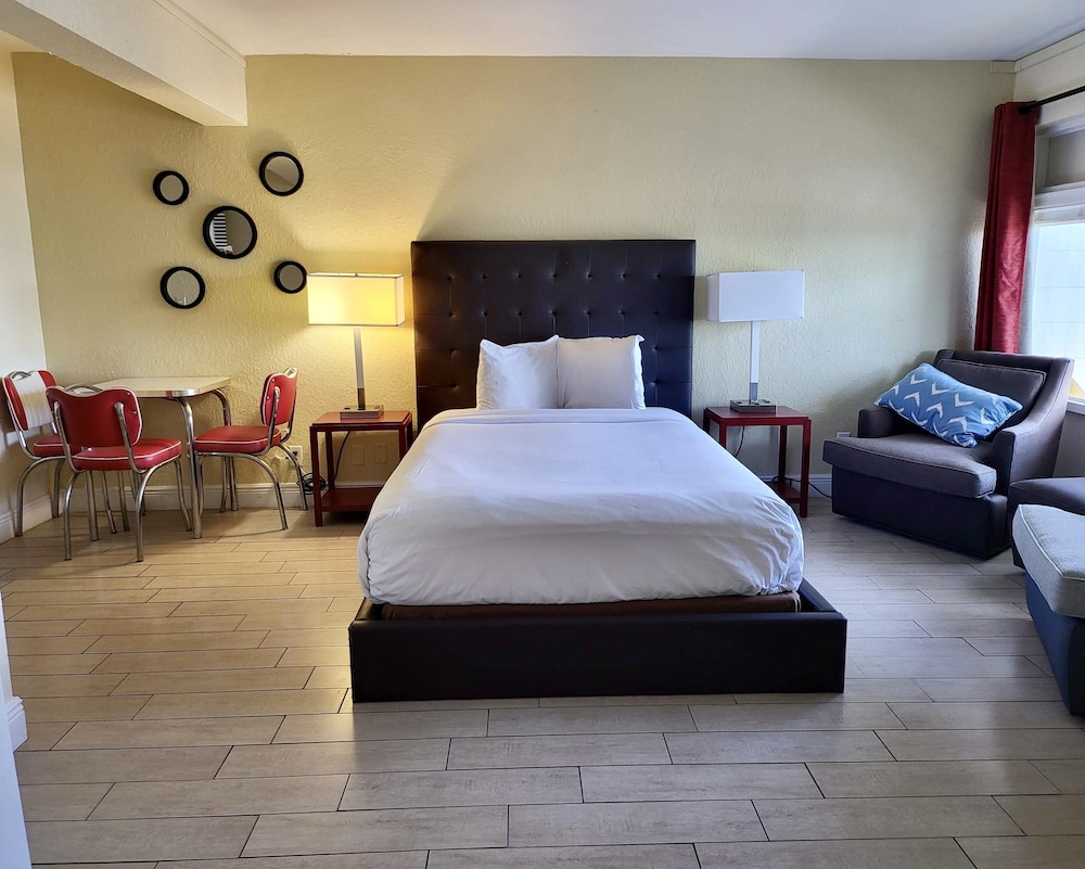 Chateau Mar Beach Resort 21/47