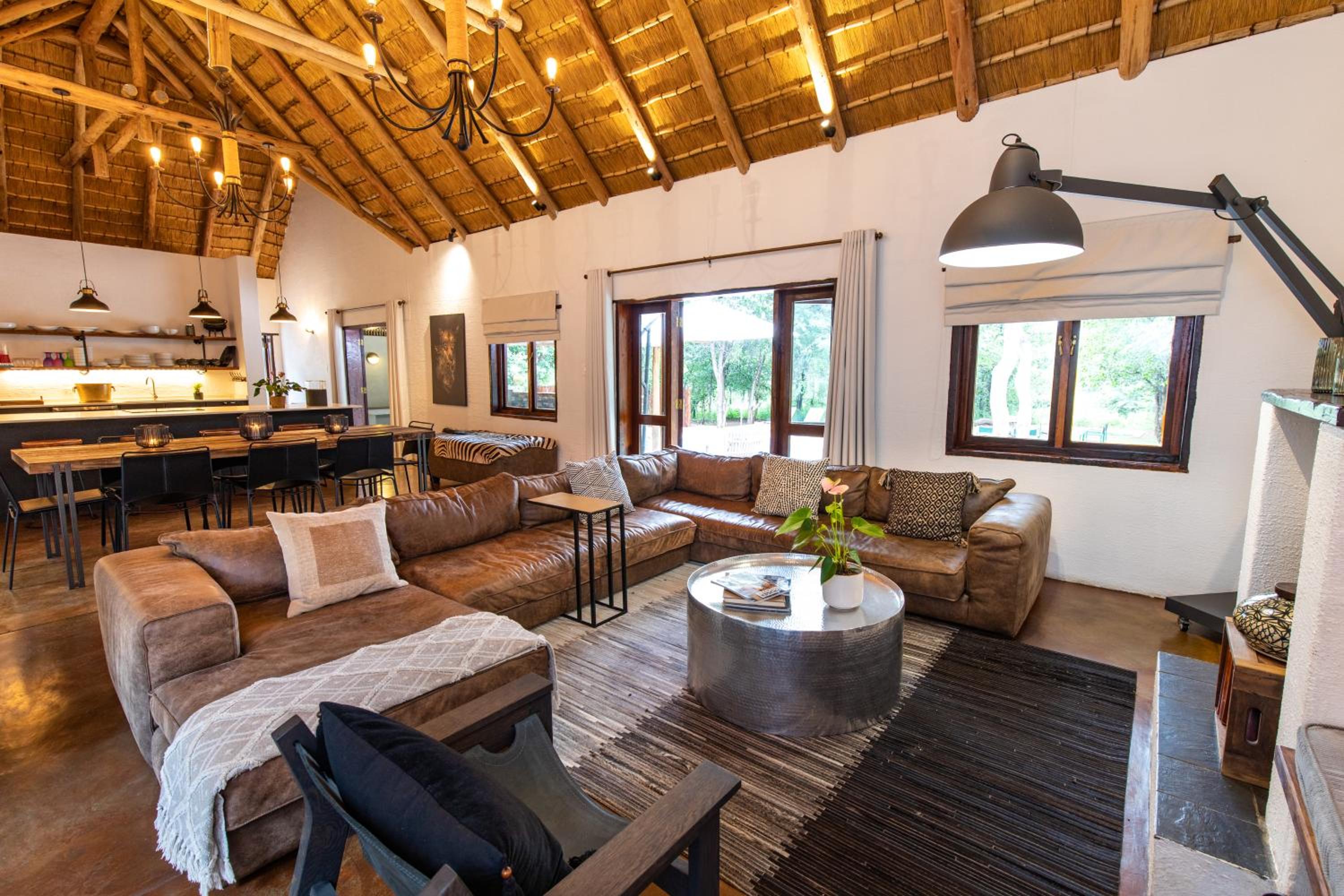 Kingly Bush Villa 19/36