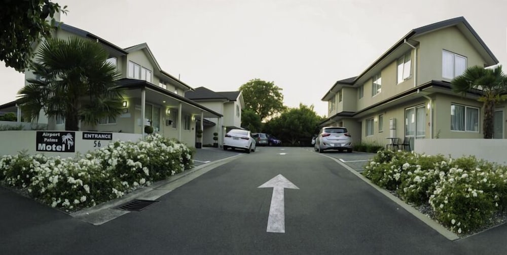 Airport Palms Motel 62/69