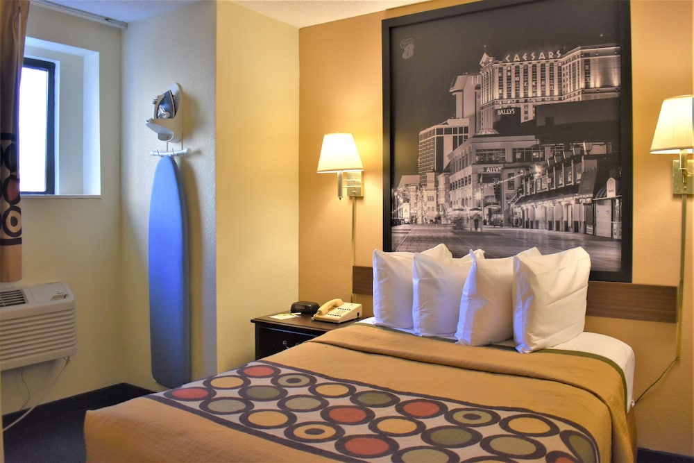 Super 8 by Wyndham Atlantic City NJ 3/21
