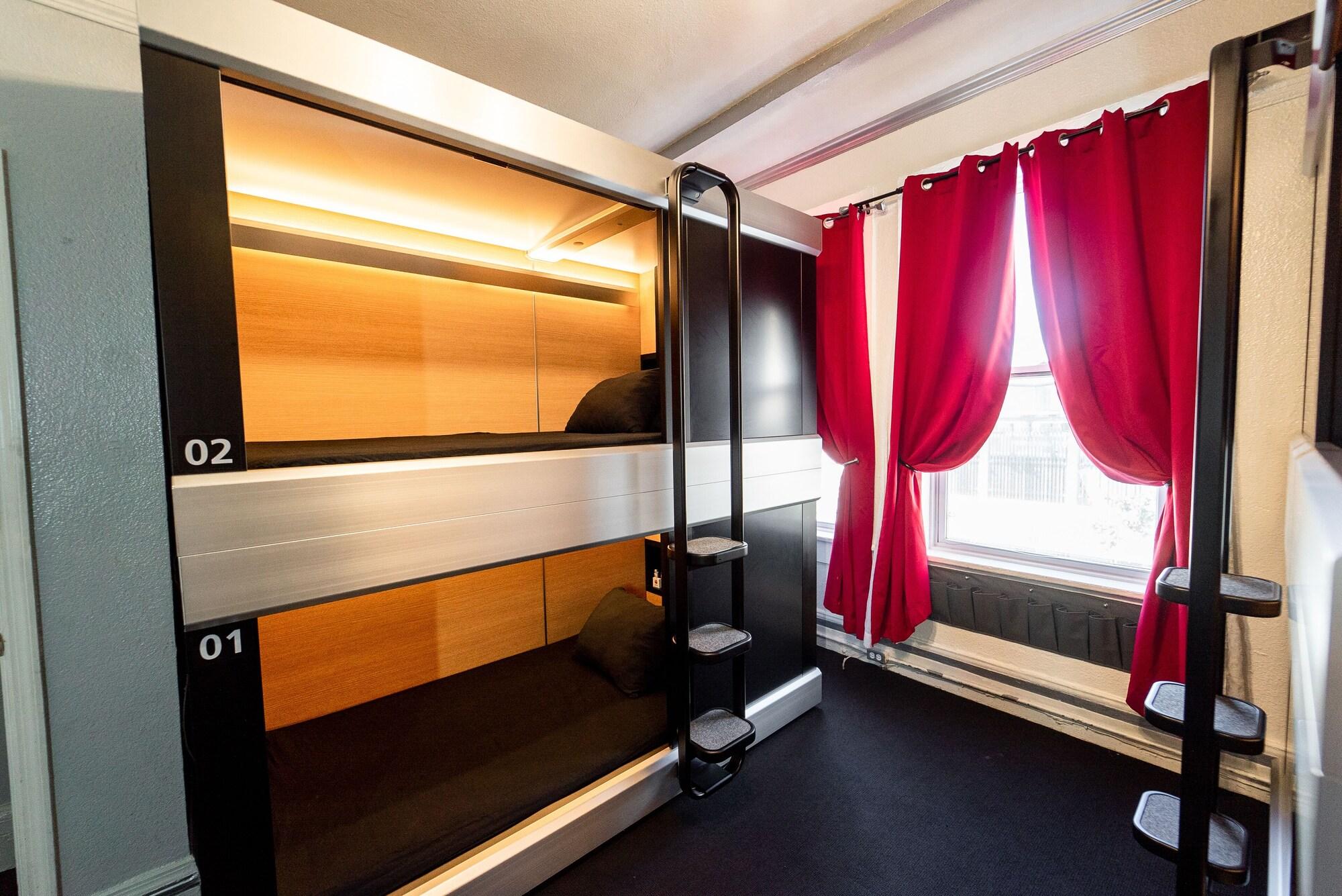 Capsule, Female Only, 4 Beds