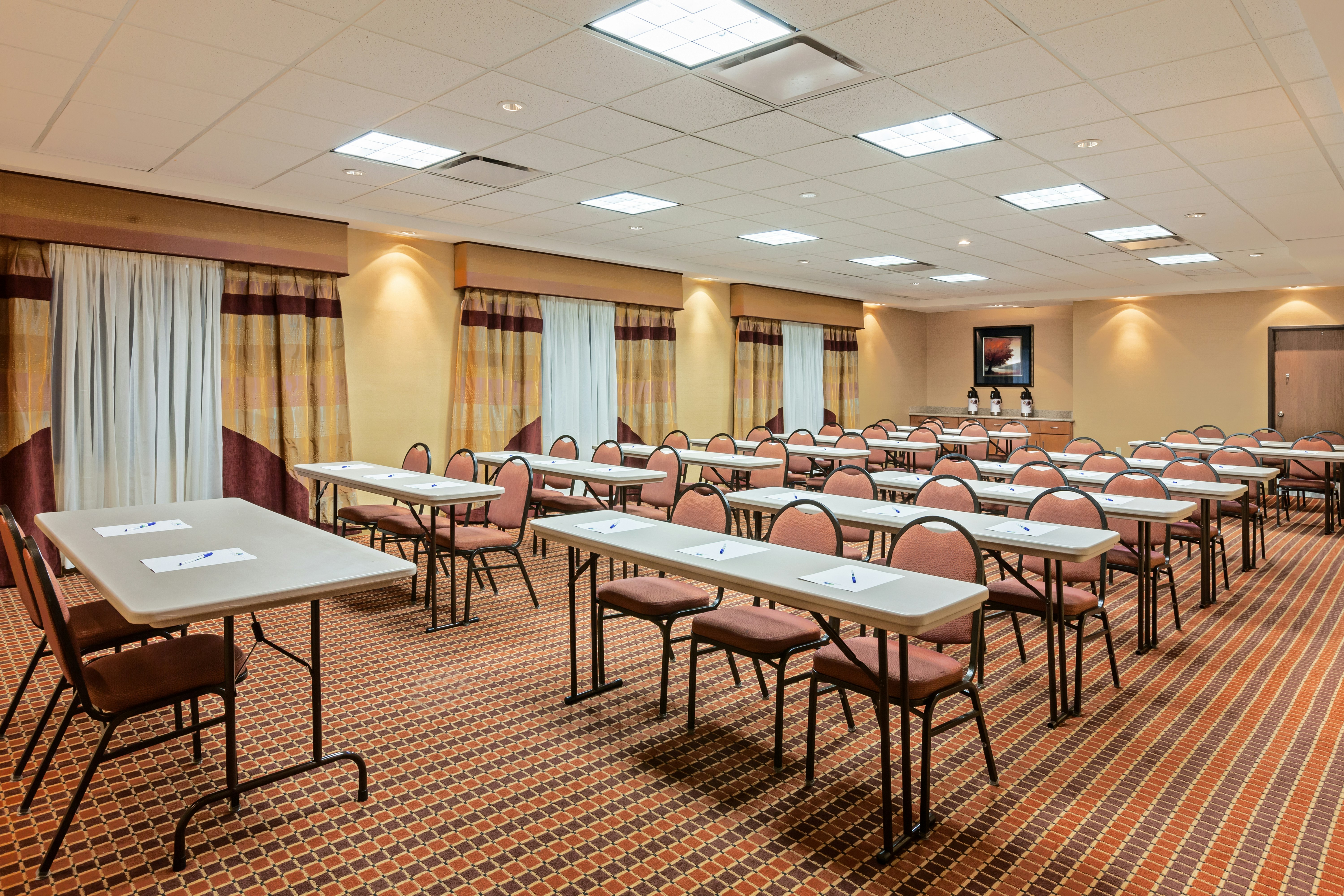 Holiday Inn Express Hotel And Suites Laredo Event Center Area 43/63