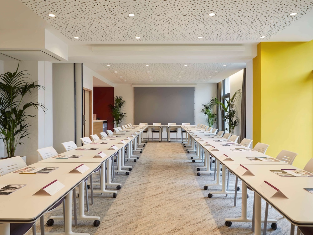 Mercure Avignon Gare TGV 70/78