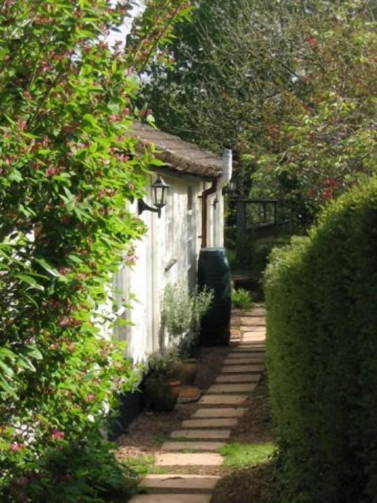Brambles B&amp;B 36/49