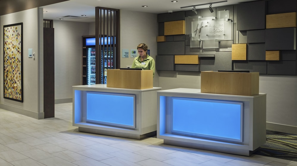 Holiday Inn Express Suites Medina 8/46