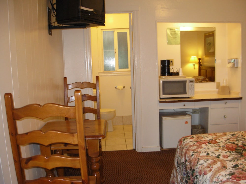 Jumping Frog Motel 48/67