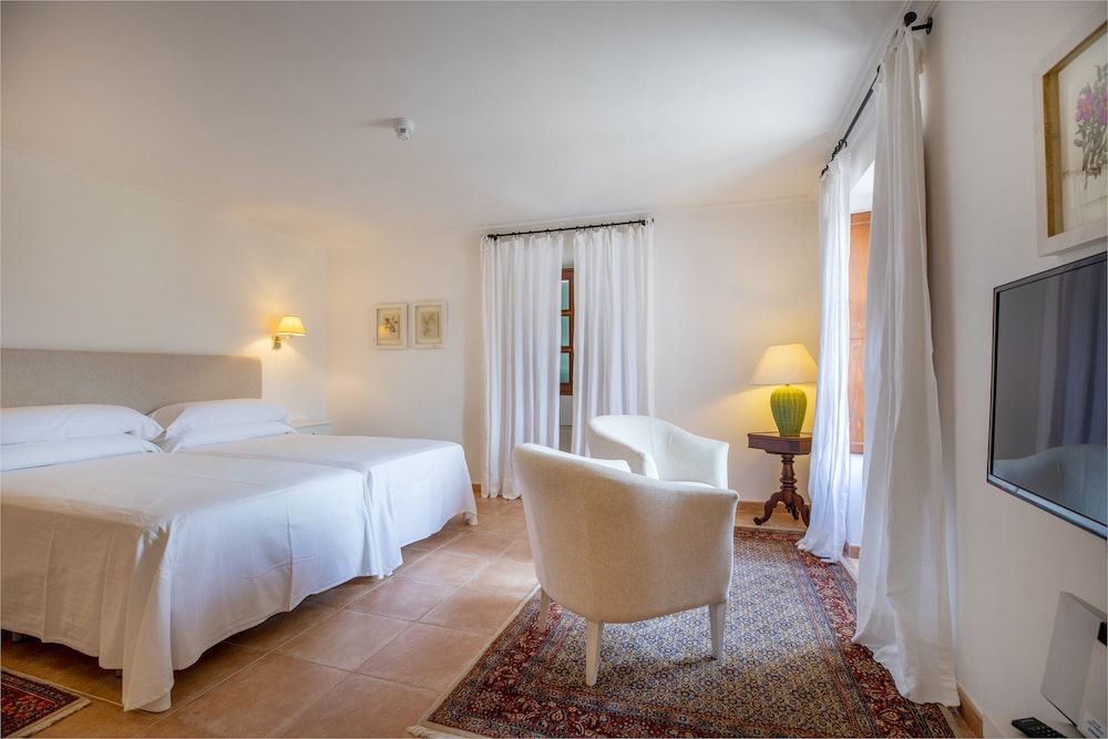 CLASSIC, TWIN BEDS, GARDEN VIEW